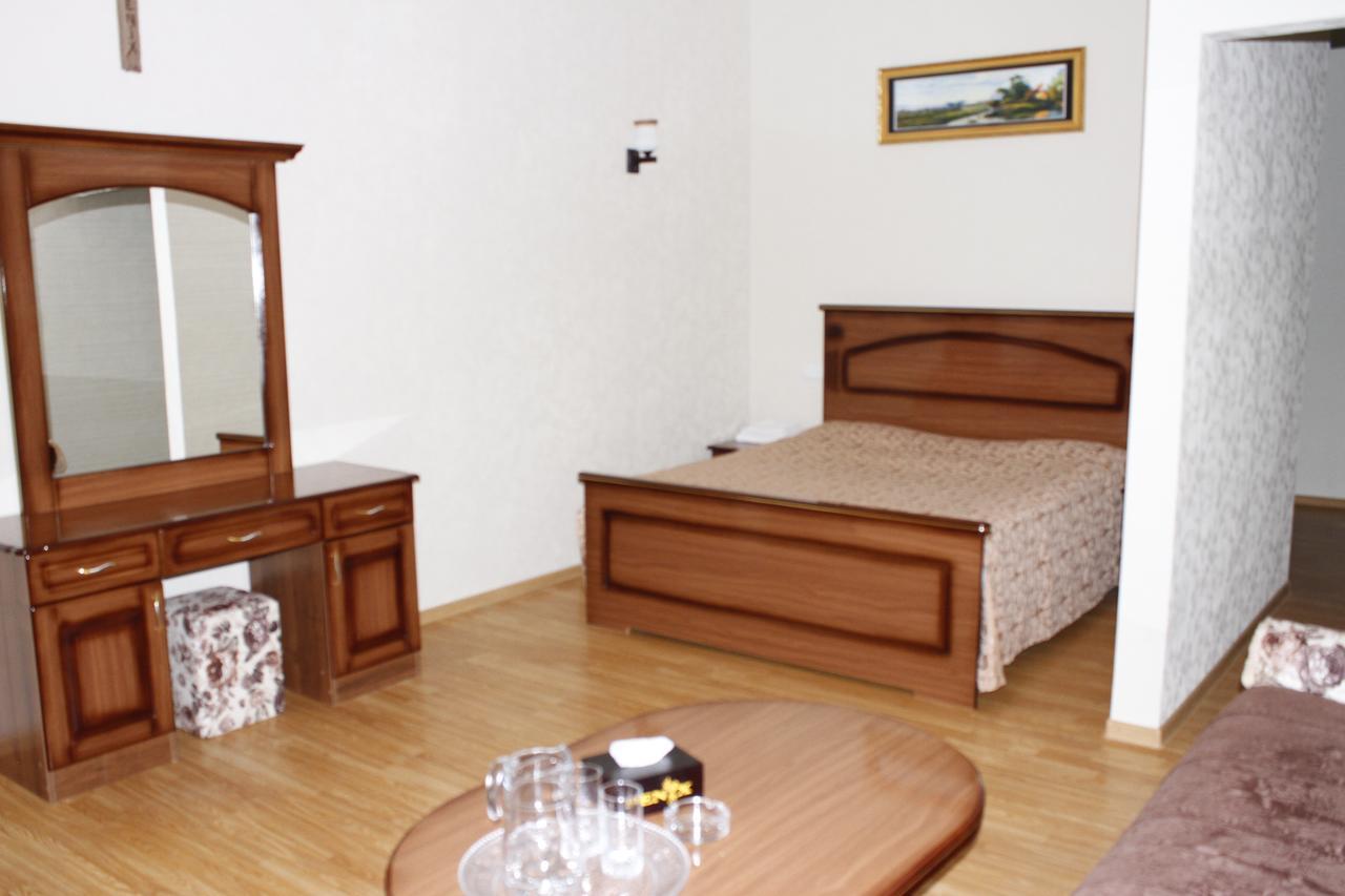 Hotel Fenix Complex Kapan Ngoại thất bức ảnh