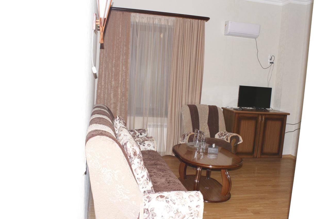 Hotel Fenix Complex Kapan Ngoại thất bức ảnh